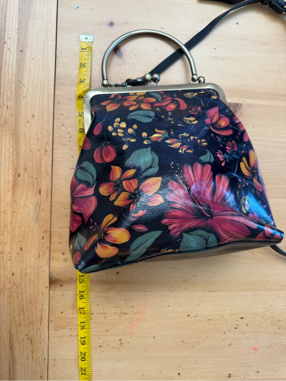 Patricia Nash Novella Frame Bag in the Tropical Escape floral print. - Picture 8 of 8
